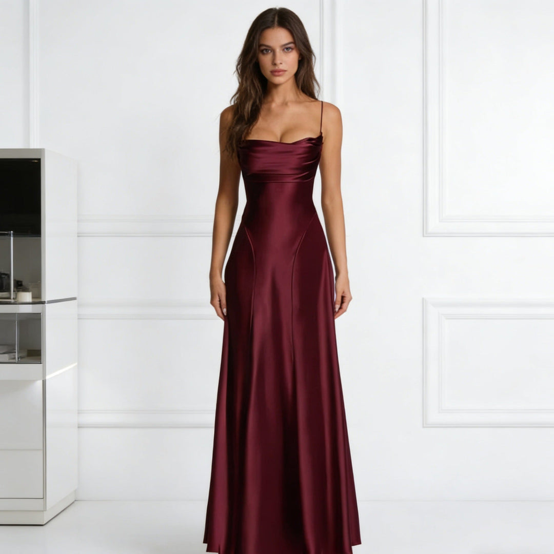 Damen Elegantes satin Abendkleid mit tailliertem Schnitt und schmalen Trägern Echoarchiv