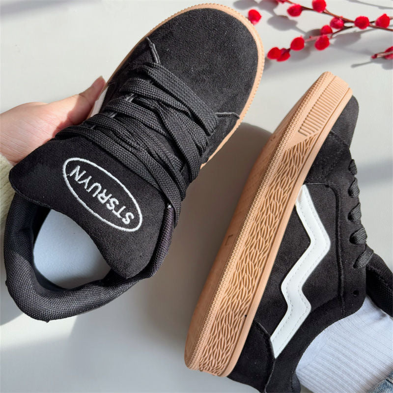 Damen Sportliche Sneaker mit hochwertigem Wildleder und rutschfester Sohle Echo Archiv