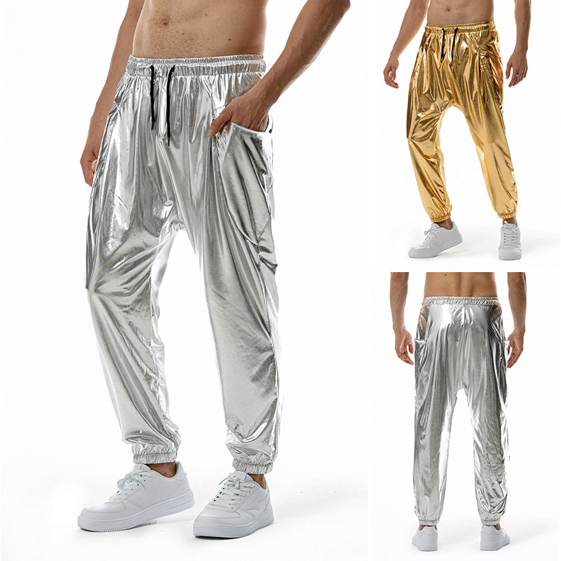 Herren Sportliche Relaxed-Fit Trainingshose mit reflektierender Oberfläche Echoarchiv