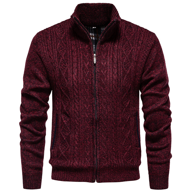 Herren nan grobgestrickter Cardigan mit Zopfmuster, Stehkragen und kariertem Innenfutter Echo Archiv