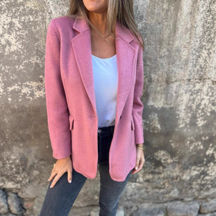 Damen nan taillierter Kurzmantel-Blazer aus Bouclé mit Reverskragen, aufgesetzten Pattentaschen und Ein-Knopf-Verschluss Echo Archiv