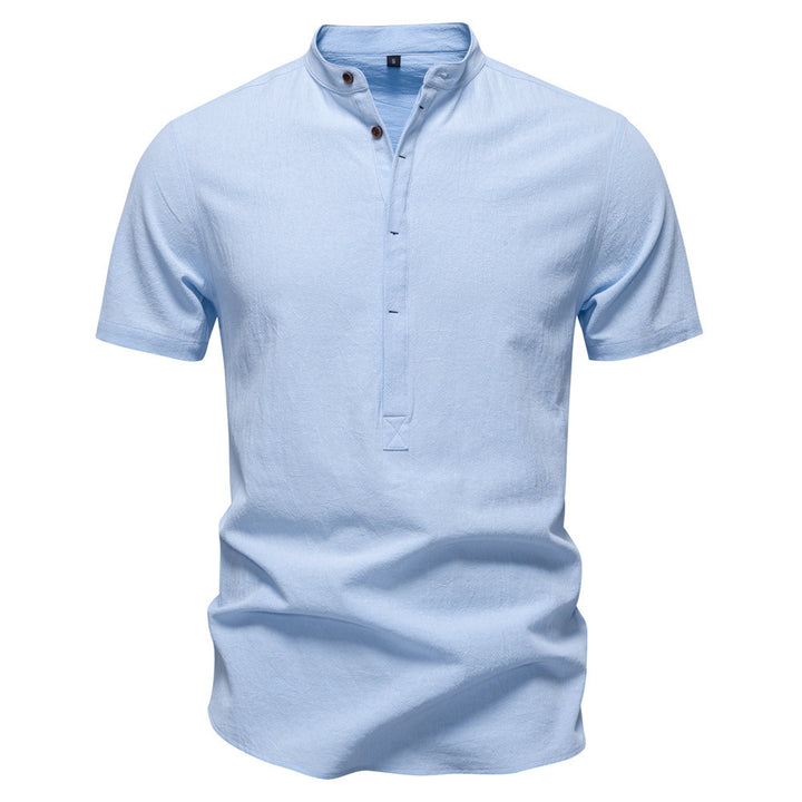 Herren nan lässiges Kurzarmshirt mit Stehkragen, halber Knopfleiste und leicht strukturierter Baumwoll-Leinen-Qualität Echo Archiv