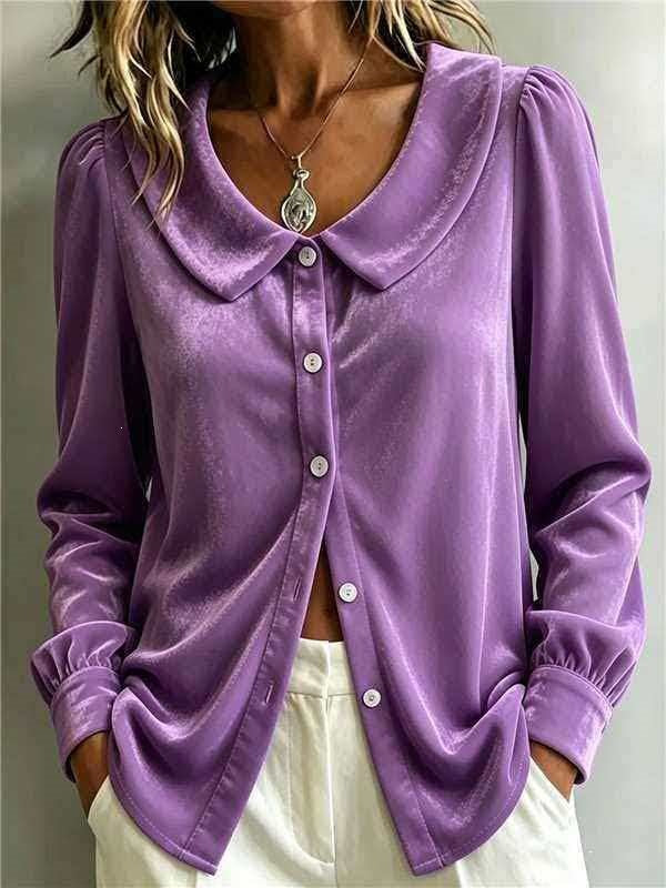 Damen Samt‑Hemdbluse mit Peter‑Pan‑Kragen und Perlmuttknopfleiste Echoarchiv
