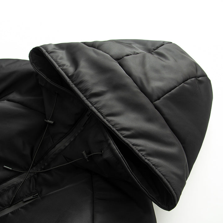 Damen kurz geschnittene Steppjacke mit hohem Stehkragen, weitem Funnel‑Hood und wasserabweisender Oberfläche – Célinea