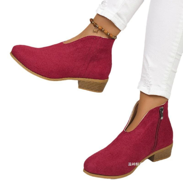 Damen Kurzschaft‑Stiefelette aus Veloursimitat mit V‑Ausschnitt und niedrigem Holzabsatz Echo Archiv