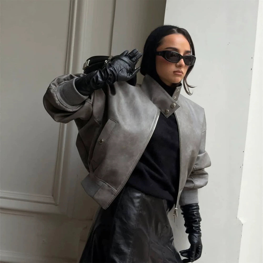 Damen Kurzer Oversize‑Lederimitat‑Bomber mit hohem Stehkragen und Druckknopfdetails Echoarchiv