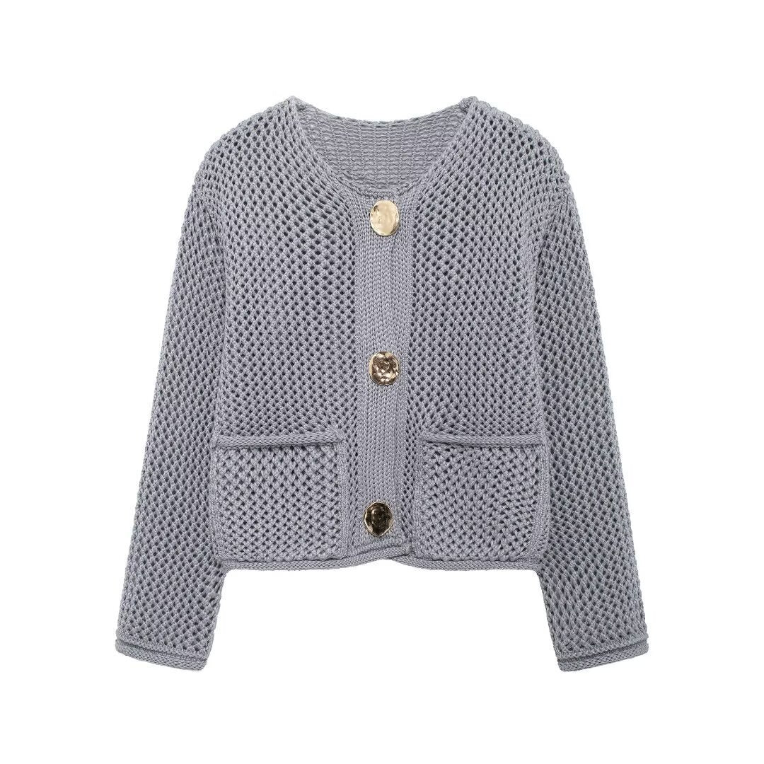 Damen Strickjacke mit offener Netz-Struktur, Zierknöpfen und aufgesetzten Taschen – Célinea