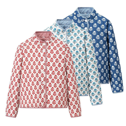 Damen leichte gesteppte Blusenjacke mit Stehkragen, Zierpaspel und floraler Allover‑Steppung – Célinea