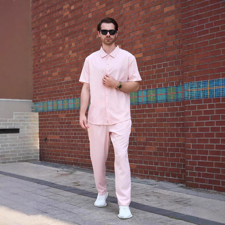 Herren modisches Freizeit-Set mit kurzärmeligem Hemd und eleganter Hose Echoarchiv
