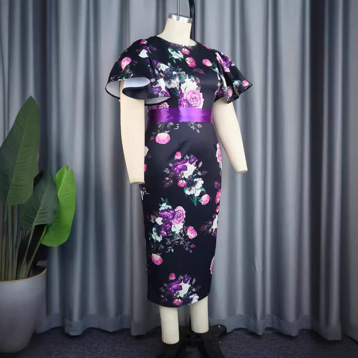 Damen figurbetontes Kleid mit floralen Akzenten Echo Archiv