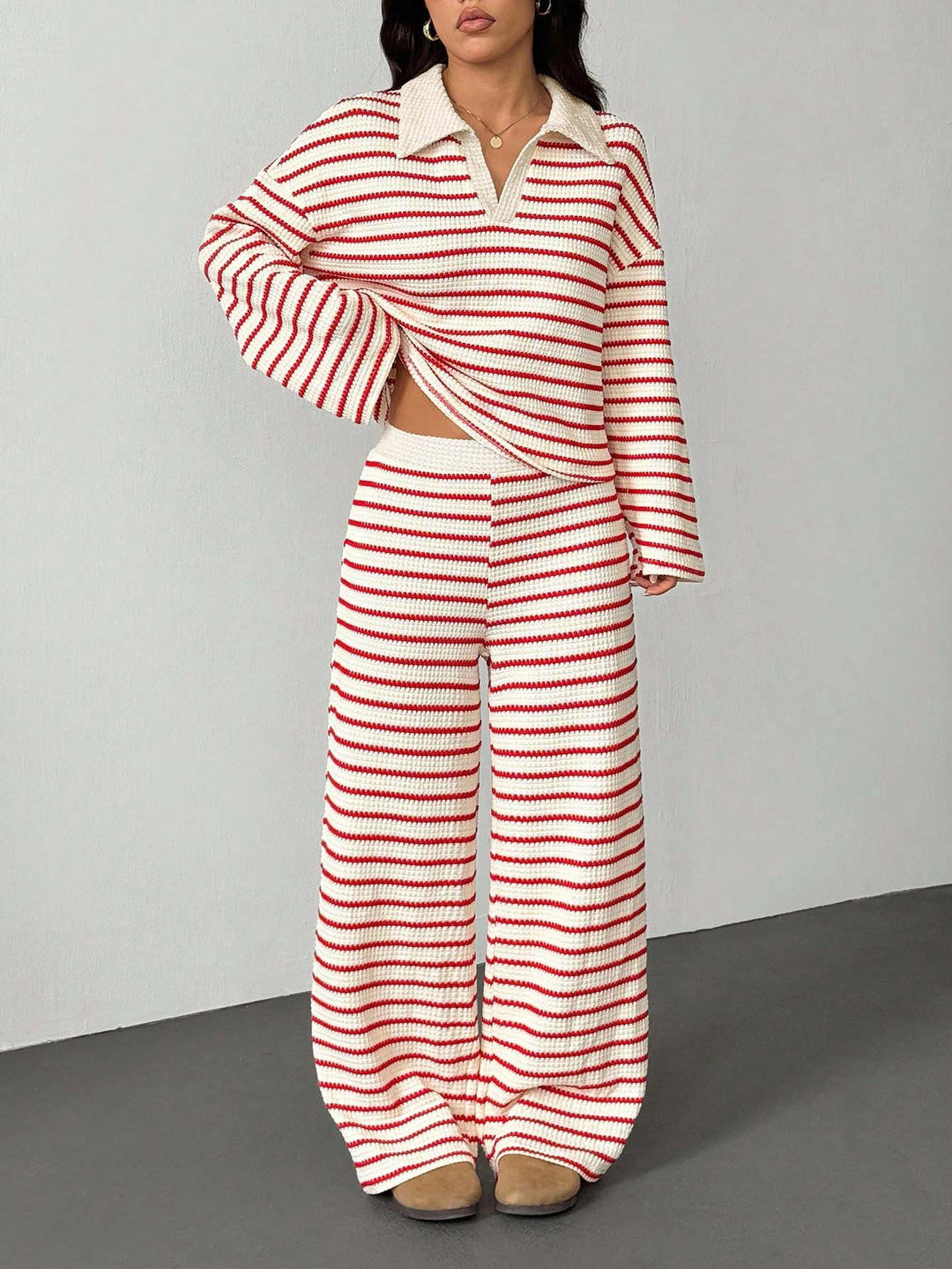 Damen Gestreiftes Strick-Set aus Polokrippenpullover und weiten Palazzo-Strickhose Echo Archiv