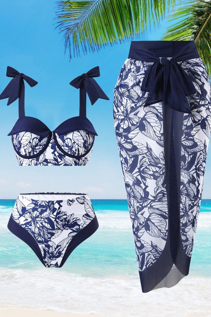 Damen Bikini-Set mit floralem Rock über der Badehose Echo Archiv