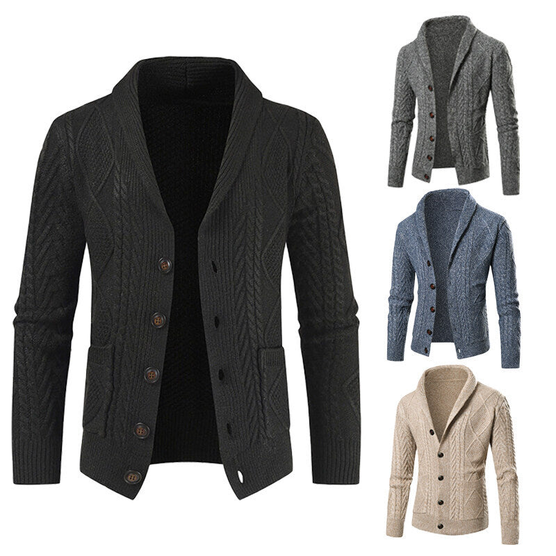 Herren Strickjacke mit modernem Zopfmuster und aufgesetzten Taschen Echoarchiv