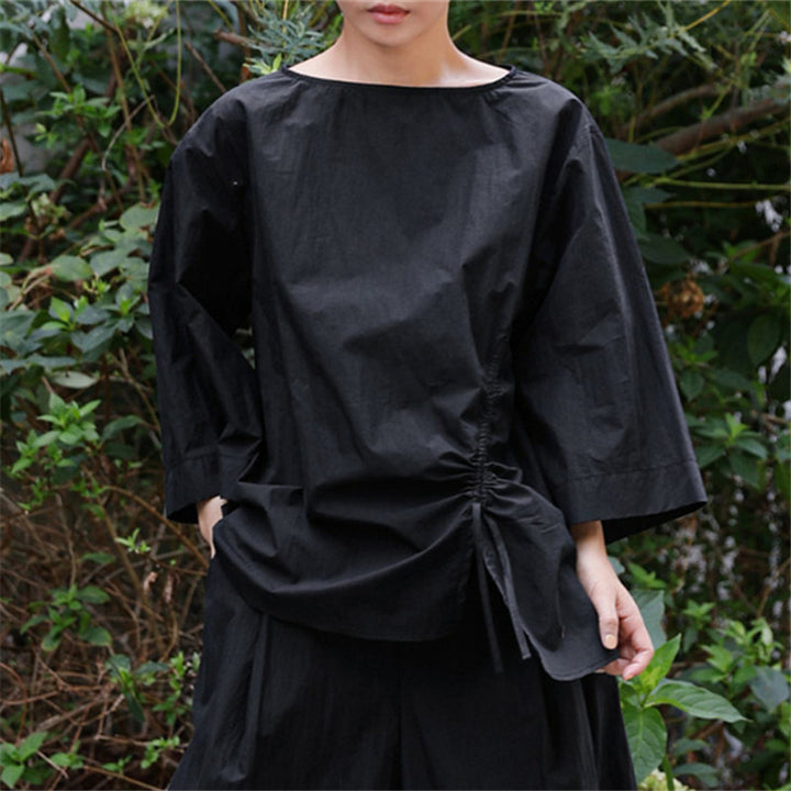 Damen Oversize-Bluse mit seitlicher Kordel‑Raffung, U‑Boot‑Ausschnitt und weiten Ärmeln Echoarchiv