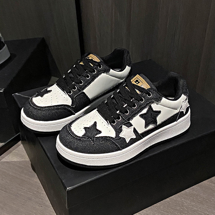 Damen Plateau-Sneaker mit Sternapplikationen und gepolstertem Innenfutter – Névara