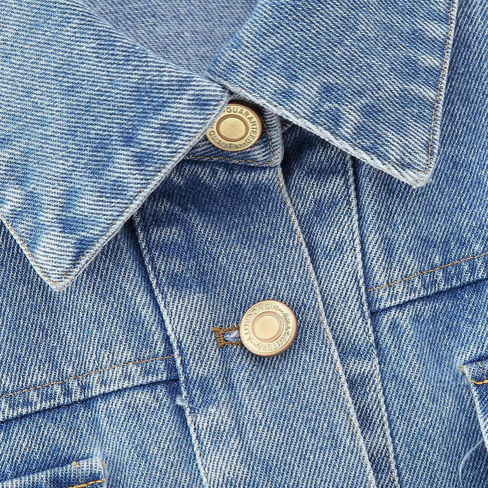 Damen Kurze Denim-Jacke mit Metallic-Finish und aufgesetzten Brusttaschen Echoarchiv