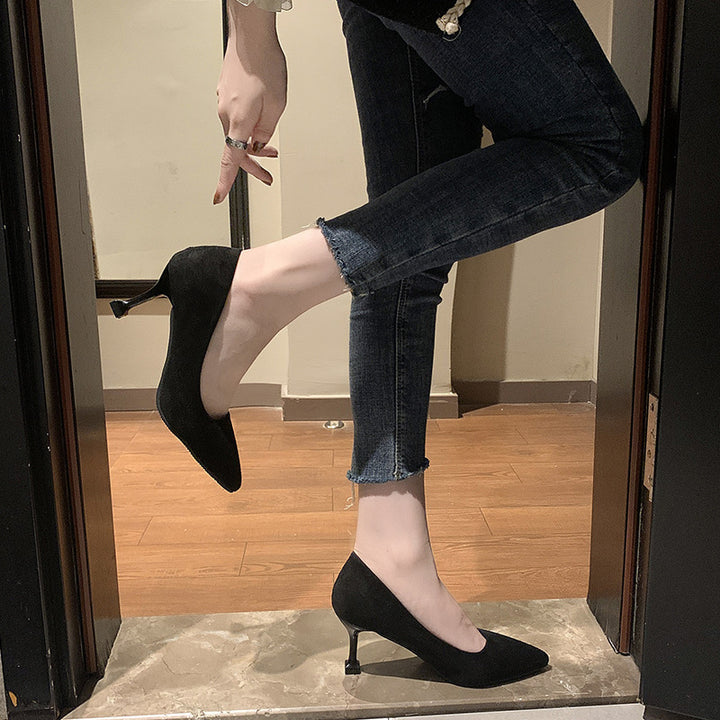 Damen spitze Pumps mit geometrischem Stiletto-Absatz und weichem Velours-Obermaterial Echo Archiv