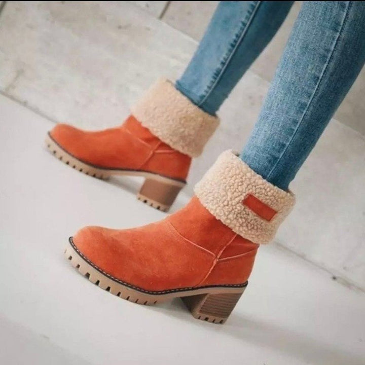 Damen Kurzschaft-Stiefelette mit Teddyfutter, Blockabsatz und Profilsohle Echoarchiv