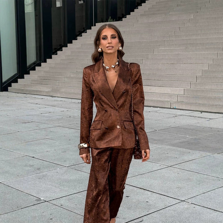 Damen Doppelreihiges Samt-Blazer und Cropped-Hose Co-Ord-Set Echoarchiv