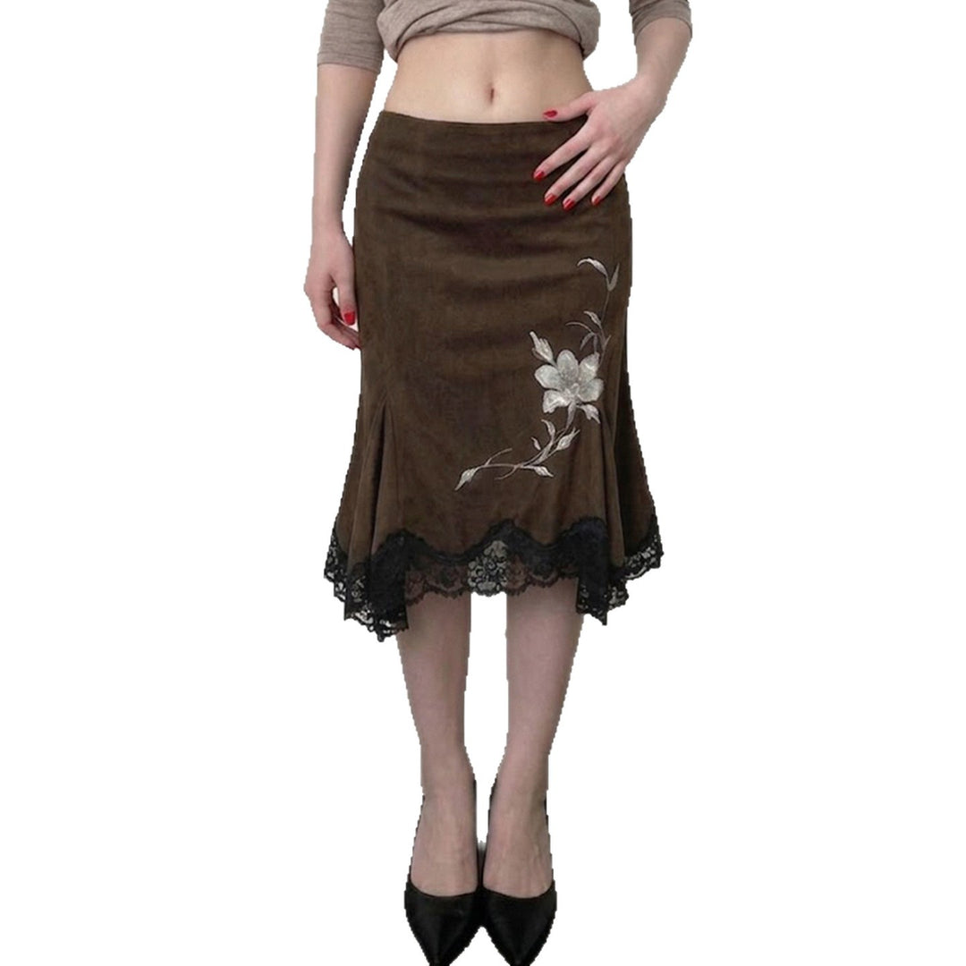 Damen Midirock aus Velourslederimitat mit floraler Stickerei und Spitzenbesatz – Élara