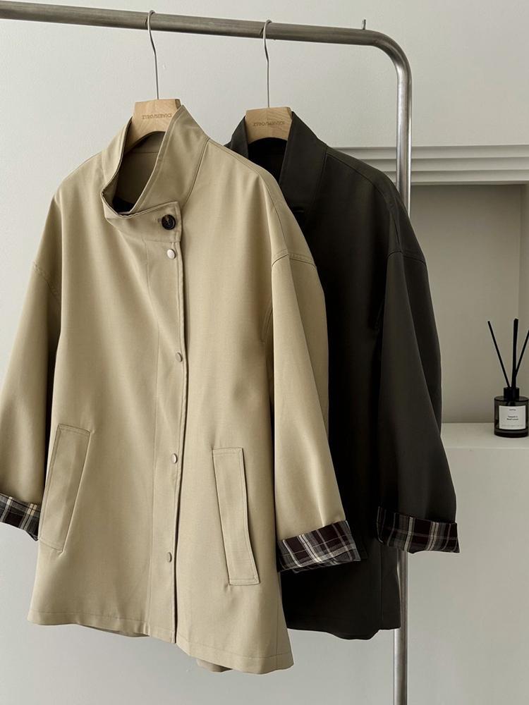 Damen Oversized Kurzmantel mit Stehkragen und kariertem Ärmelfutter Echoarchiv