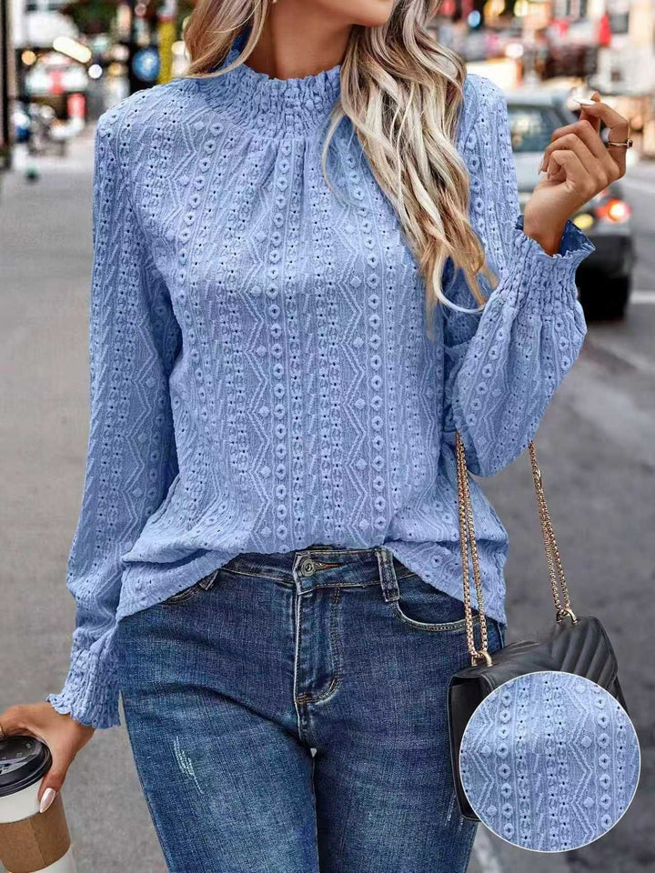 Damen Lochspitzen-Bluse mit gerafftem Stehkragen und Smok-Ärmeln – Élovi