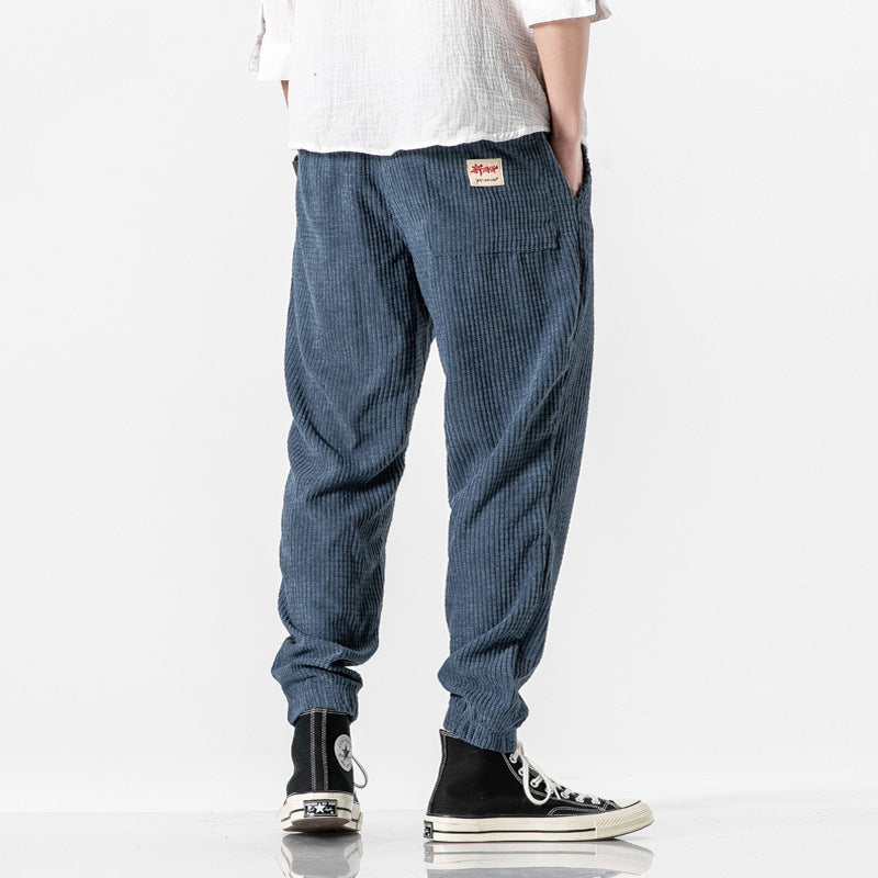 Herren Cordhose im Jogger‑Stil aus Cordvelours mit elastischem Bund und gerippten Beinabschlüssen Echo Archiv