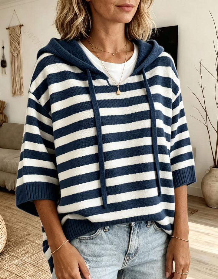 Damen Lässiger gestreifter Kapuzen-Poncho aus weichem Feinstrick mit halblangen Ärmeln – Auréline