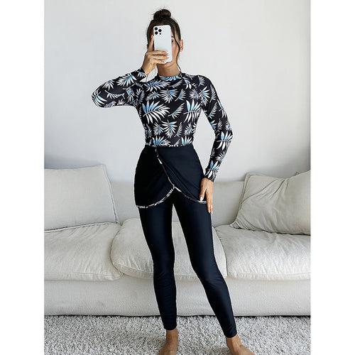 Damen Sportliches Badeoberteil mit langem Arm und modischem Wickelrock Echo Archiv