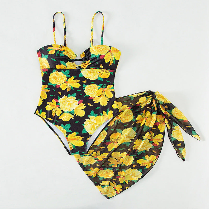 Damen Bademode mit floralem Design und elegantem Wickelrock Echo Archiv