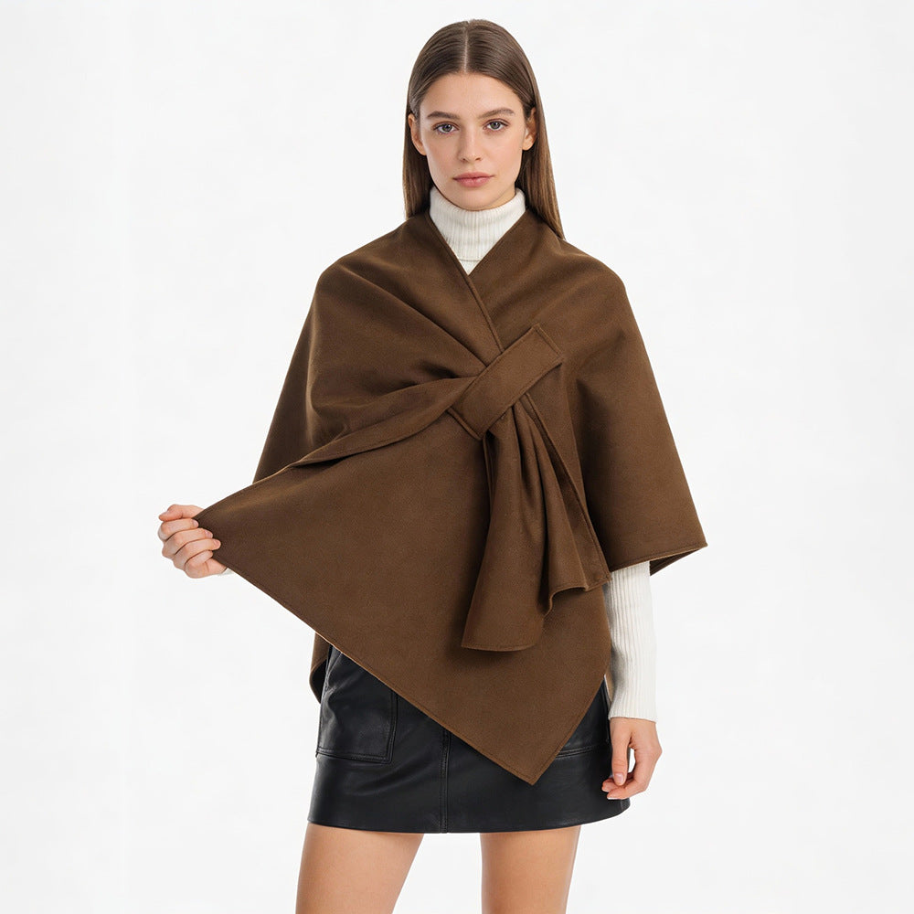 Damen Eleganter Wickel‑Cape mit Knotenverschluss und fließender Drapierung Echo Archiv