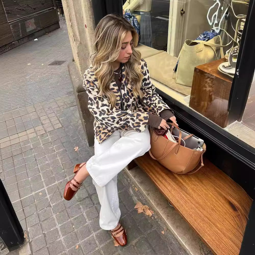Damen Cropped-Fieldjacke im Leopardenmuster mit breitem Revers und Pattentaschen Echo Archiv