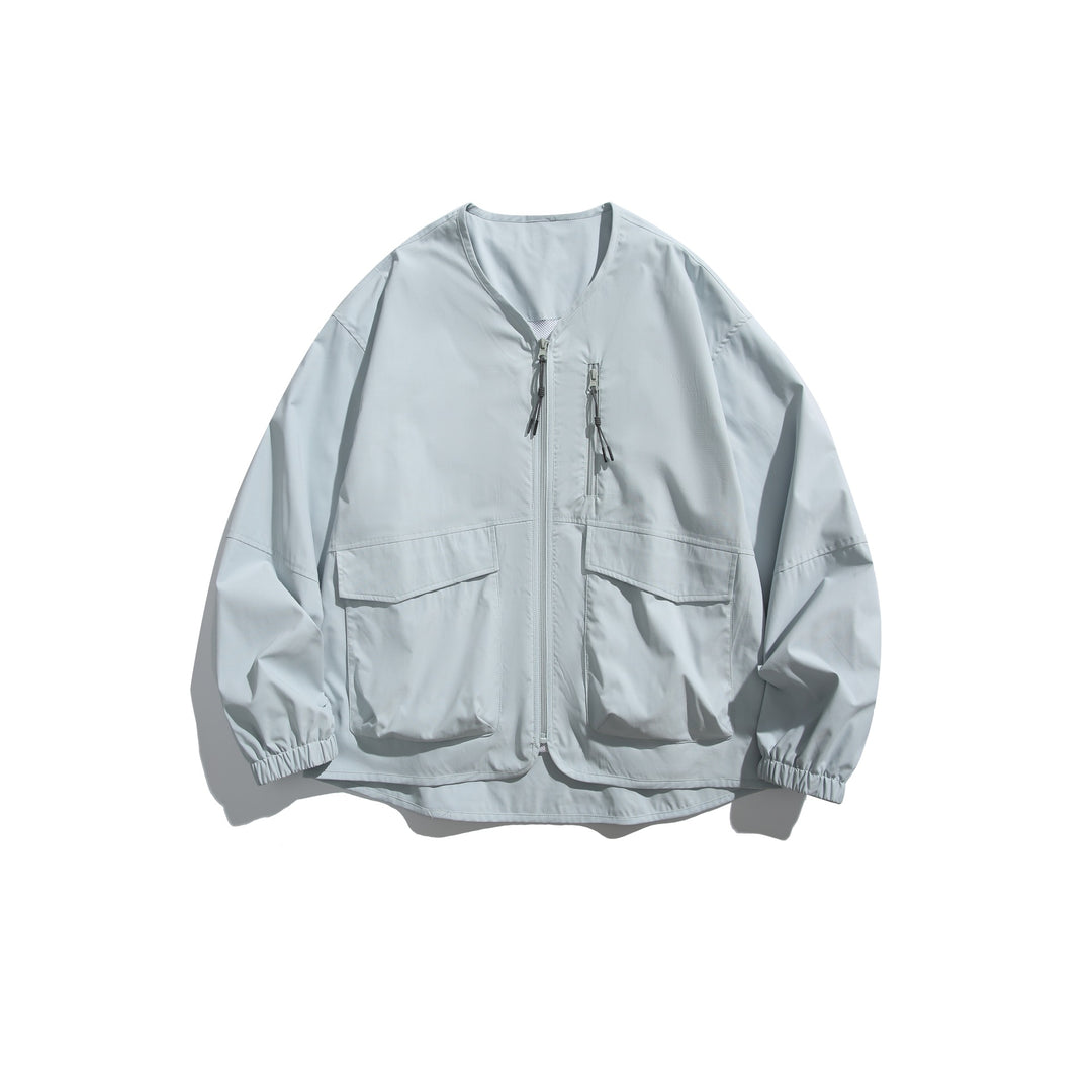 Herren Kurzblouson mit V‑Ausschnitt, zweiwege Reißverschlüssen und Utility‑Taschen Echoarchiv