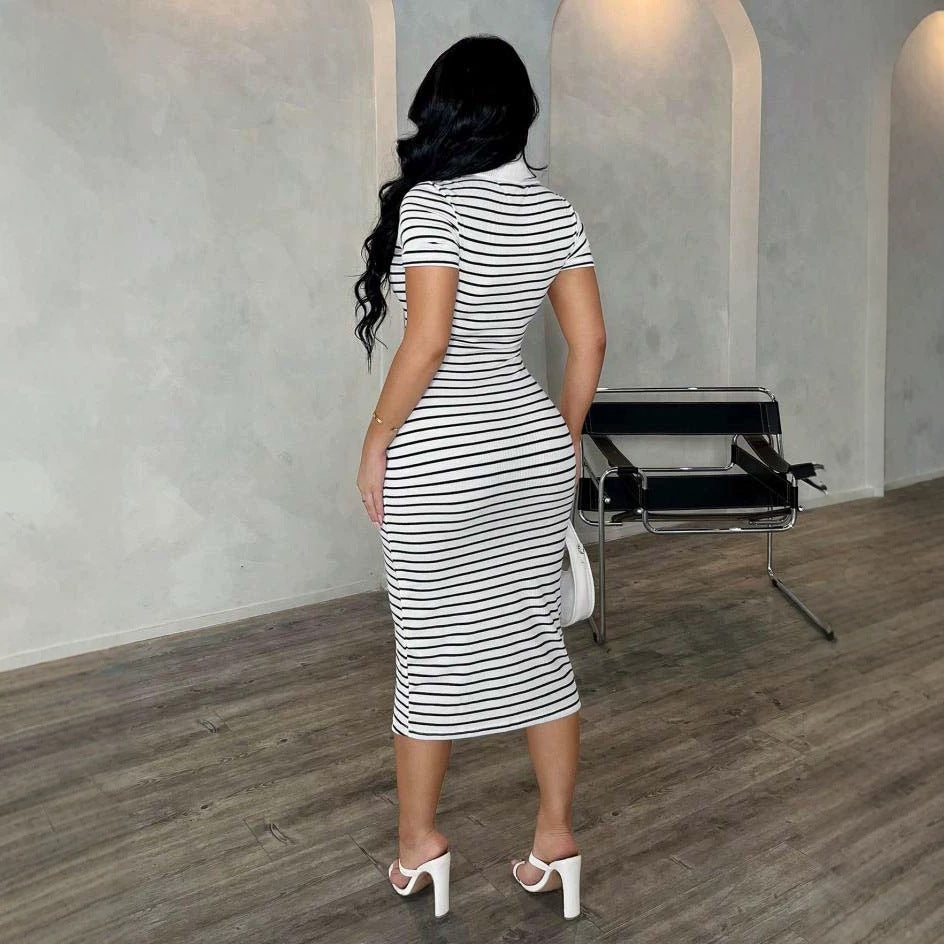 Damen Figurbetontes Polokleid im Streifen‑Look aus Rippstrick mit kurzem Ärmel – Élara
