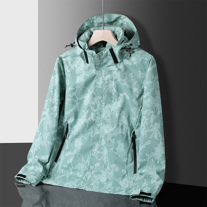 Herren Leichte technische Regenjacke mit Kapuze und dezenter Camouflage‑Textur – Taviero