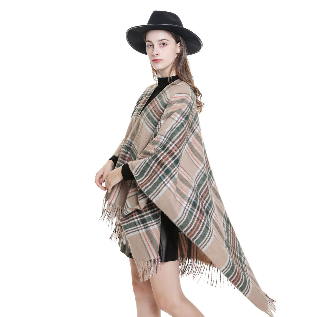 Damen Oversize-Wickelruana im Blockkaro mit Fransen-Detail – Avérine