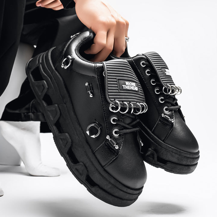 Unisex Plateau-Sneaker im Punk-Urban-Stil mit Metallringen und markanter Profilsohle – Norré
