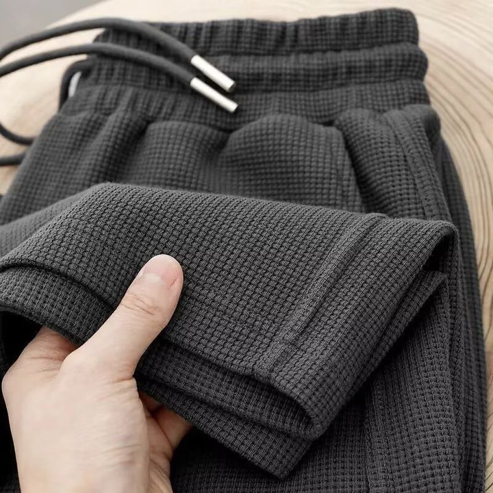 Herren Sportliche Sweatpants mit strukturiertem Material Echoarchiv