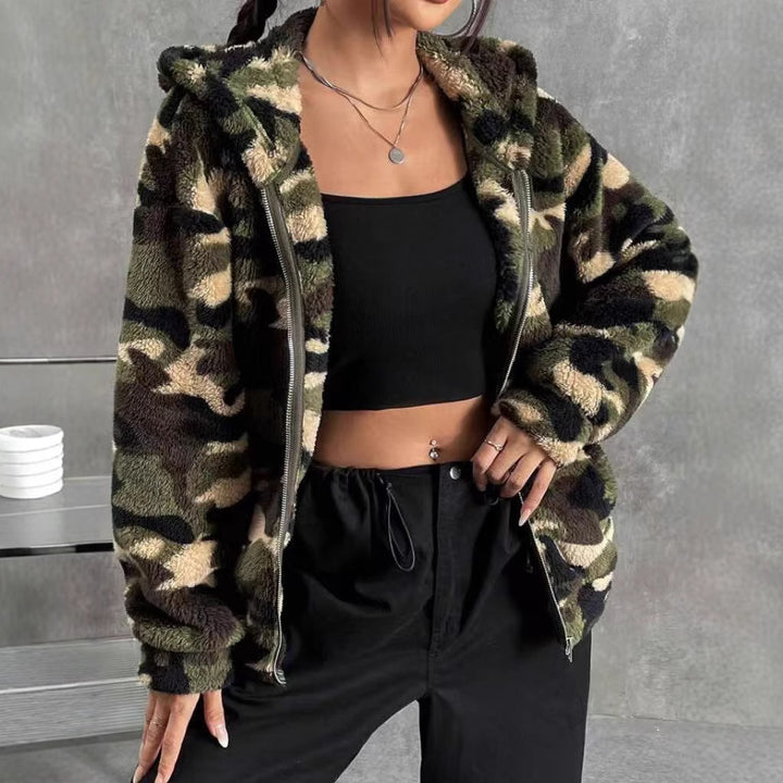 Damen Teddy-Fleece Kapuzenjacke im Camouflage-Look Echoarchiv