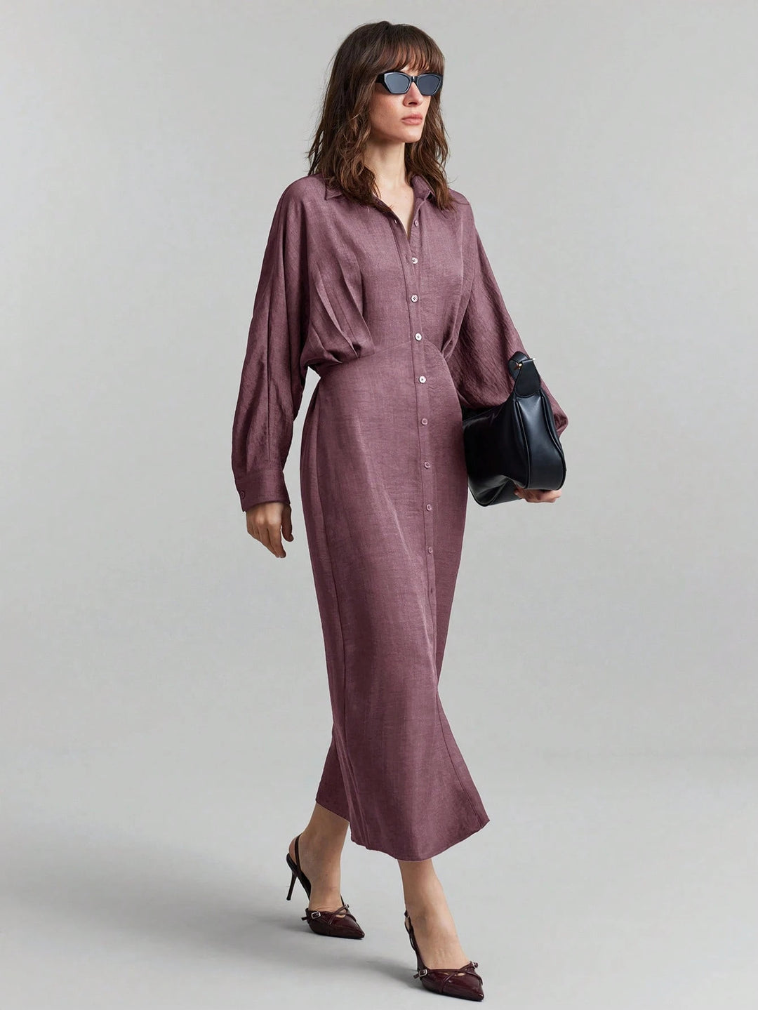 Damen Leinen-Maxikleid mit Hemdkragen, durchgehender Knopfleiste und Fledermausärmeln Echoarchiv
