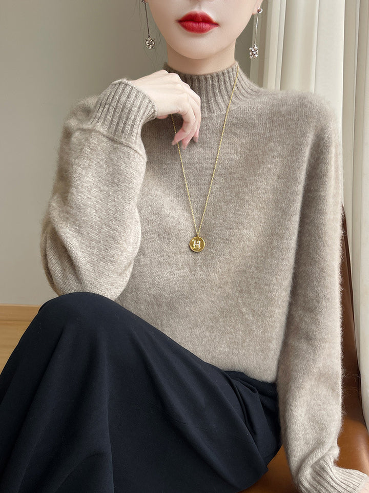 Damen Luxusweicher Midweight-Mockneckpullover aus Angora‑Optik mit feiner Rippe und entspannter Silhouette Echoarchiv