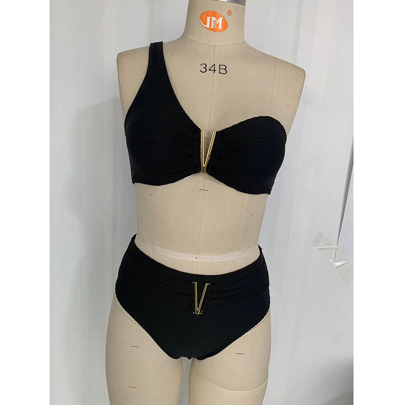 Damen Hoch geschnittenes Bikiniset mit asymmetrischem Oberteil und goldenen Akzenten Echo Archiv