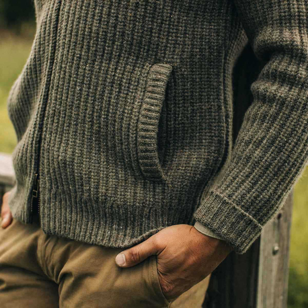 Herren Grob gestrickte Zip-Jacke mit seitlichen Eingrifftaschen und Stehkragen Echoarchiv
