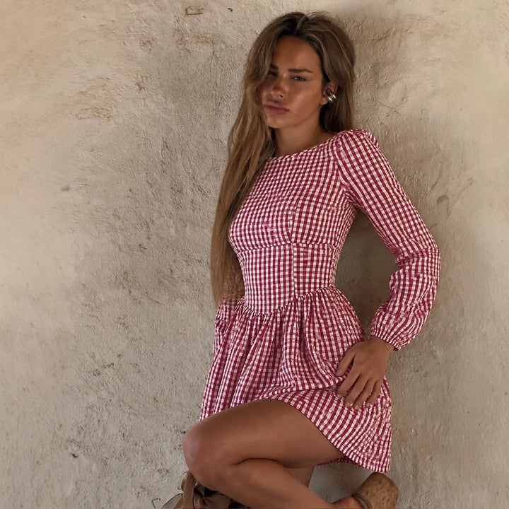 Damen tailliertes Vichy-Minikleid mit langen Ärmeln, figurbetonter Teilungsnaht und voluminöser Rockpartie – Élara