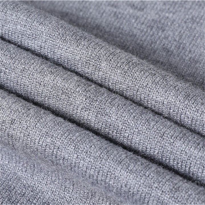 Herren Eleganter Rollkragenpullover aus weicher Wolle Echoarchiv