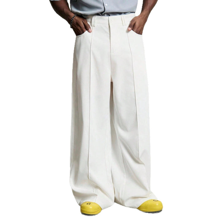 Herren nan weite Bundfaltenhose mit hoher Bundhöhe, präzisen Bügelfalten und seitlichen Eingrifftaschen Echoarchiv