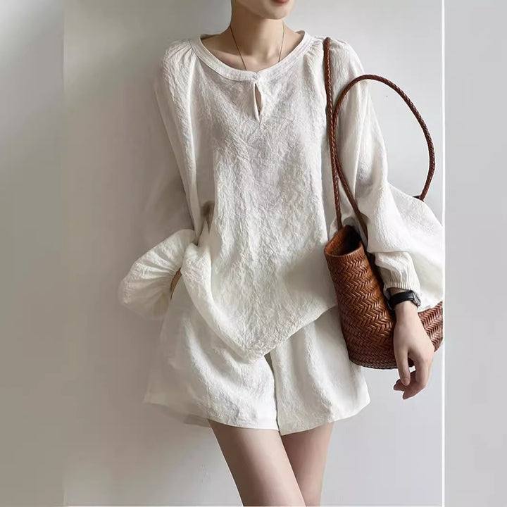 Damen Lockeres Leinen-Set mit Rundhalsausschnitt, Schlitzbluse und weiten Shorts Echoarchiv