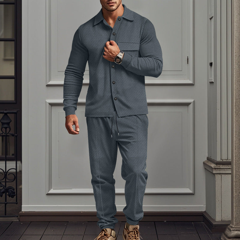 Herren lässige Schlafanzug-Kombination mit eleganten Knopfdetails Echoarchiv