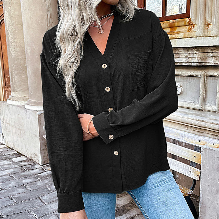 Damen Oversize Crinkle‑Hemdbluse mit V‑Ausschnitt, sichtbarer Knopfleiste und Brusttasche Echoarchiv