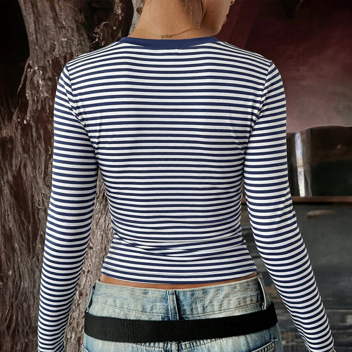 Damen gestreiftes eng anliegendes Langarm-Cropped-Shirt aus Stretchjersey mit Rundhalsausschnitt – Avérine